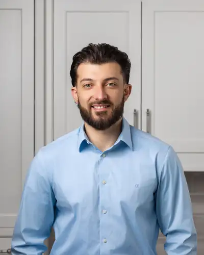 Nick Ricciarelli, Operations